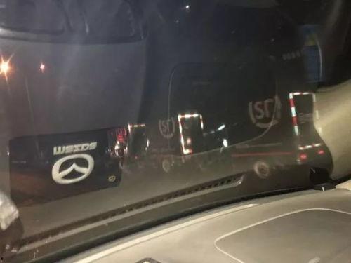 吃瓜顺丰小哥