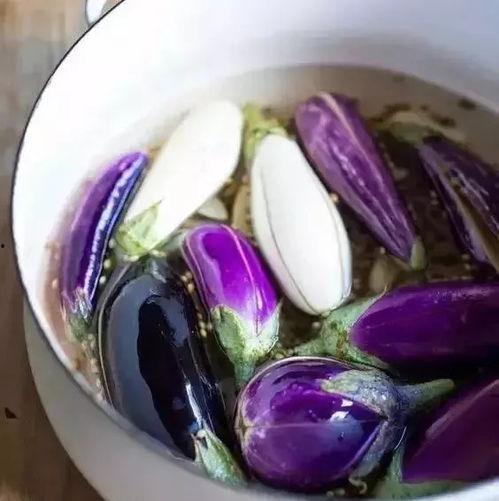黑洞瓜vs吃茄子