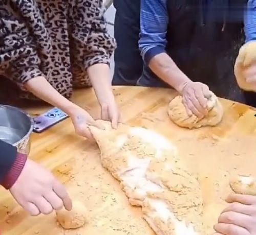 玩泥巴吃瓜,探寻童年的快乐记忆