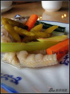 吃着鸡爪吃瓜,共享美食时光