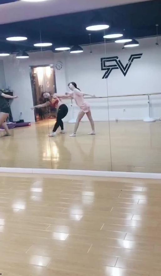 吃瓜跳舞原视频