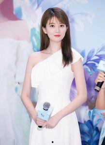 乔欣吃瓜杨紫吃瓜视频,娱乐圈姐妹花互动引网友热议