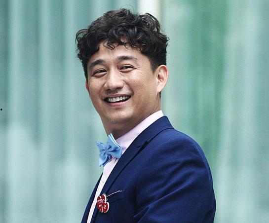 黄磊和老罗吃瓜,揭秘娱乐圈幕后故事