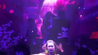 成都酒吧男模吃瓜,揭秘幕后真相与网络热议