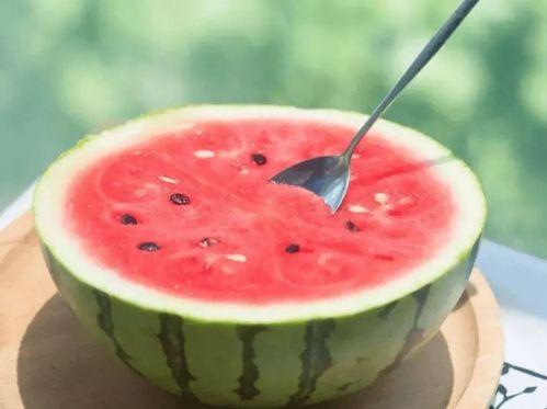 府店吃瓜,揭秘宫廷秘闻，品味皇家瓜果盛宴